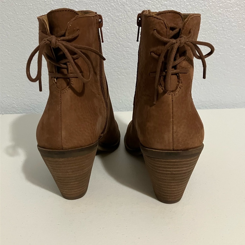 NIB Brown Leather Ankle Boots Lucky Brand Size 8.5 - Picture 2 of 10